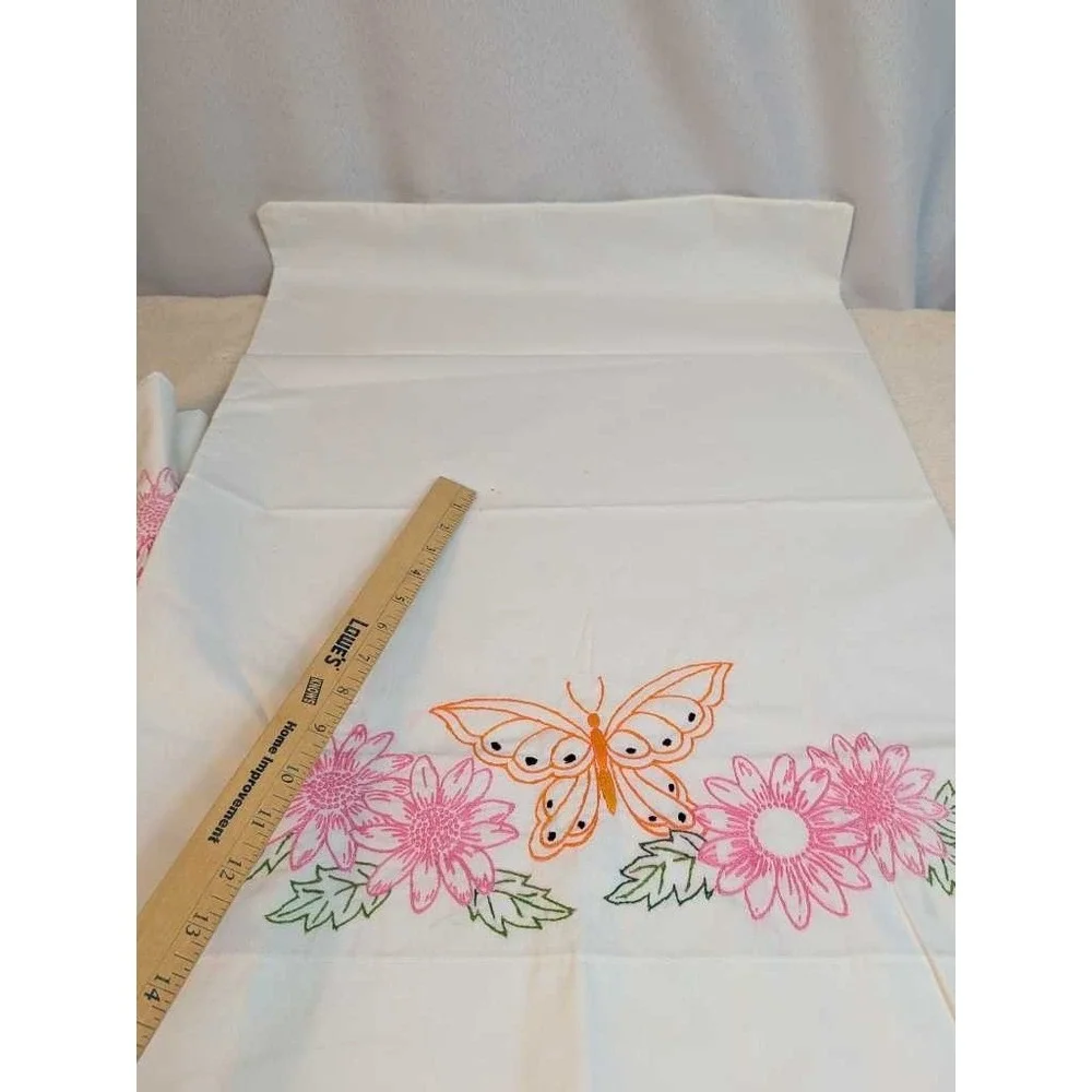 Springmaid‎ Pillowcases White Floral Butterfly Embroidered 20x26 Cotton Set of 2